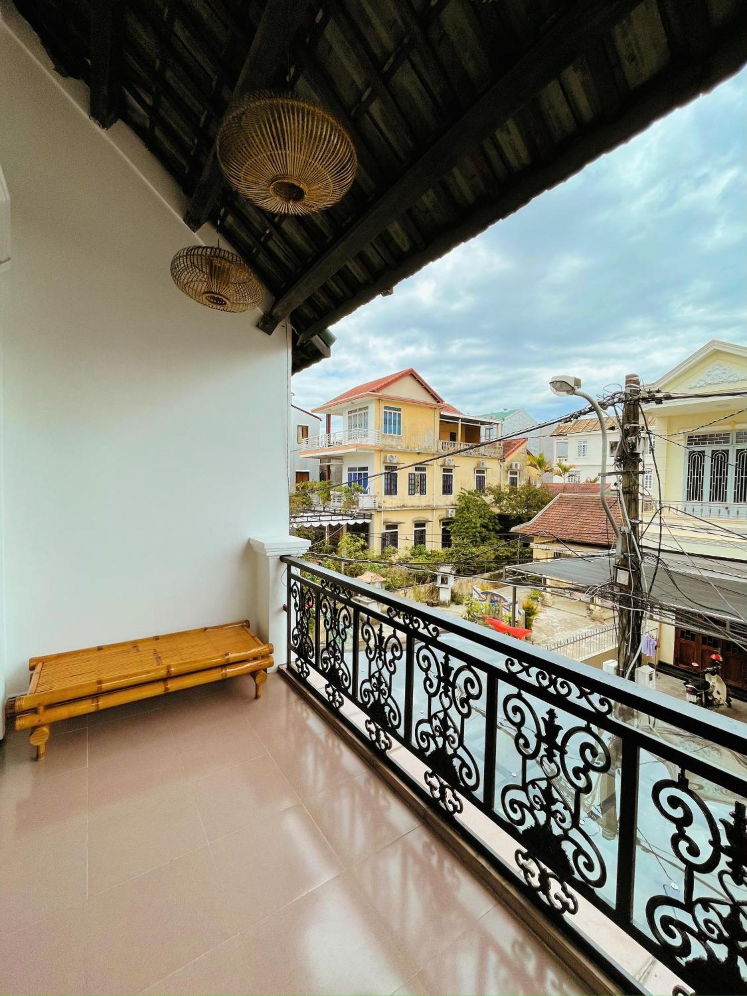 Under The Sun Homestay Хуе Екстериор снимка